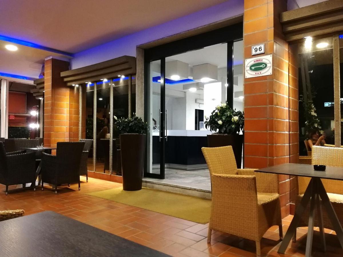 Hotel Diplomatic Riccione Exterior foto