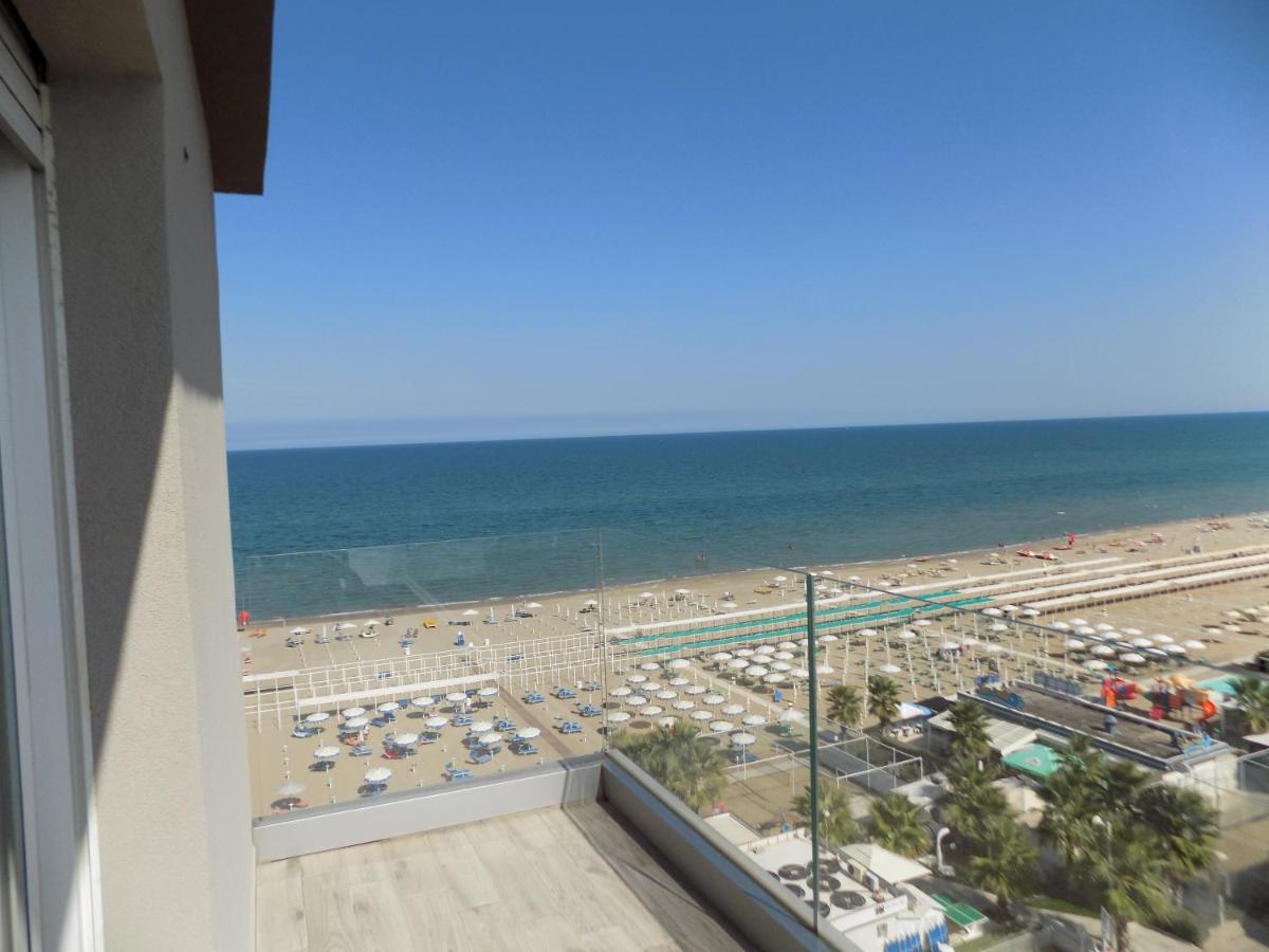 Hotel Diplomatic Riccione Exterior foto