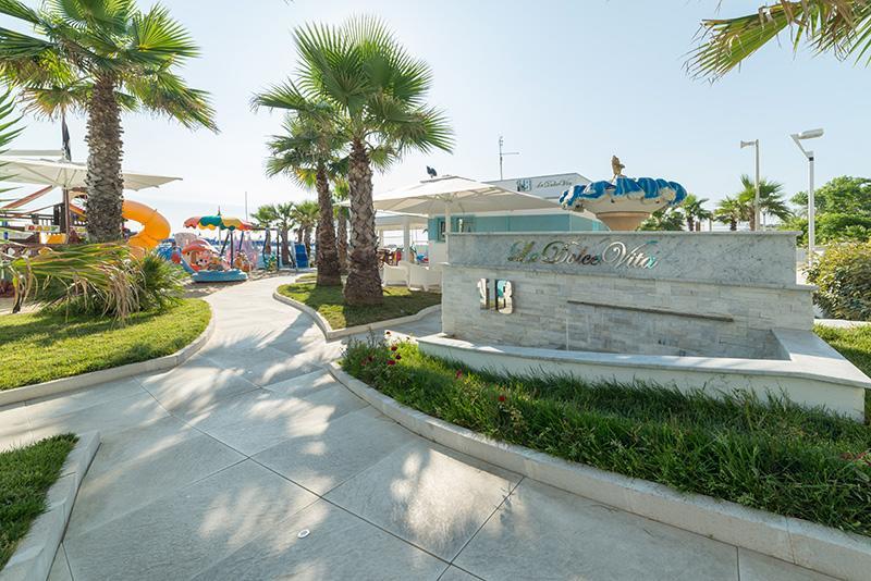 Hotel Diplomatic Riccione Exterior foto